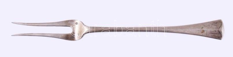 Ezüst (Ag) húsvilla. Pest, 1872-1937 közötti fémjel, 800 ezrelékes ezüst, h: 26 cm, nettó 92g