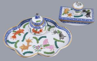 1939 Herendi Poisson mintás tintatartó mandarin fogóval és tapper. Jelzett, aranyozáson kis kopással...