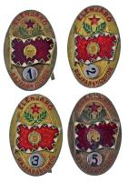 1970-1980 k. "Élenjáró Rajparancsnok - 1-2-3 és 5. osztály" rátétes, műgyantás bronz Magyar Néphadsereg sapkajelvények (4xklf) (41x26mm) T:XF