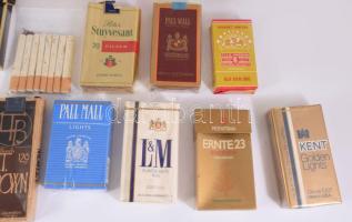 18 doboz nagyrészt bontatlan cigaretta, érdekes darabokkal