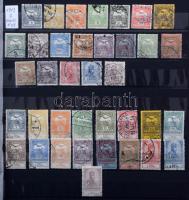 Vegyes magyar és külföldi tétel benne postatiszta jobb magyarokkal 32 fekete lapos A4-es Schaubek be...