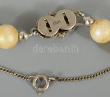 Gyöngy nyaklánc jelzett ezüst (Ag) kapoccsal. 86 cm