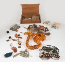 Doboznyi vegyes bizsu csomag, ásványokkal.