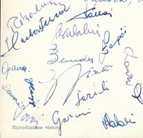 A Pécsi Dózsa SC Calcio Padova elleni mérkőzése után ( 4 : 3) amagyar labdarúgók által aláírt képesl...