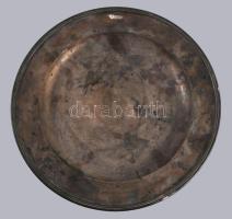 Ezüst (Ag) emléktál. Bécs, 1872-1922 közötti fémjel, mellette Budapest, 1937-1966 közötti fémjel, 800 ezrelékes ezüst, rajta "Duszik Lajos 25 éves lelkipásztori működésének emlékére 1917-1942 a miskolci ev. egyház hivei" ajándékozási felirat, d: 32 cm, nettó 728g