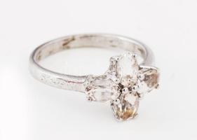 Ezüst (Ag) kereszt gyűrű, m: 59, jelzett, bruttó 3,5g