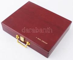 Exkluzív hordozható golfütő készlet. Szétszedhető, fa dobozban