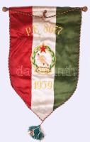1959 Honvéd SE (HSE) "P.F. 8677" feliratú hímzett sportzászló, hátoldalán kisebb folttal, 38x24 cm