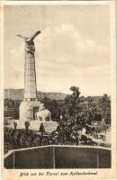 Blick von der Kanzel zum Heldendenkmal. Der Heldenfriedhof in Korneuburg: Erbaut von Soldaten der k.u.k. Eisenbahntruppe in den Kriegsjahren 1915-1917. / Első világháborús osztrák-magyar katonai hősök sírja / WWI K.u.k. military heroes tomb (vágott / cut)