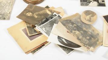 ca 1900-1940 Vegyes családi fotó tétel, benne katonai is, pécsi család Hofmeister/Hernády, Bónis