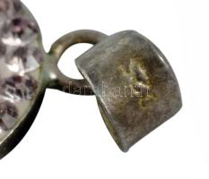 Ezüst (Ag) medál rózsaszín kő berakásokkal, jelzett, 925 ezrelékes ezüst, bruttó 0,91g