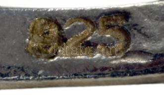 Ezüst (Ag) gyűrű kék kő berakással, jelzett, 1999 utáni fémjel, 925 ezrelékes ezüst, m:51, bruttó 1,...