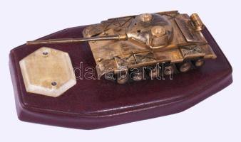 Bronz tank makett, bevont fa talapzaton, makett 20x8 cm