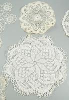 8 darab csipke terítő klf eljárásokkal készítve, kötött, horgolt, vert csipke, necc