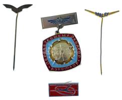 4db-os repülős jelvénytétel, benne "MALÉV", "Aeroflot", "Interflug" T:AU,XF