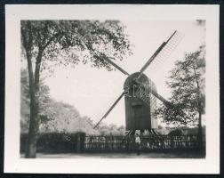 Szélmalmok, 1 db vintage negatív (6x6 cm) a kecskeméten felépített, rekonstruált szélmalomról (cca 1976), + 1 db vintage fotó, amely a hátoldalán feliratozott helyen készült, cca 1920-as években, 3,6x4,6 cm / windmills