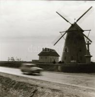 Szélmalmok, 1 db vintage negatív (6x6 cm) a kecskeméten felépített, rekonstruált szélmalomról (cca 1...