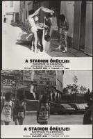 cca 1972 "A stadion őrültjei" című francia filmvígjáték jelenetei és szereplői, 17 db vint...