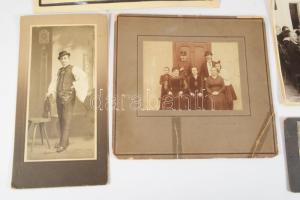 6 db vegyes régi fotó (keményhátú fotók, tablófotó, stb.), változó állapotban, 10,5x16 cm és 22,5x29...