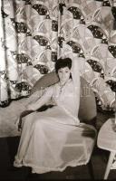 cca 1974 Szituációs játékok, szolidan erotikus felvételek, 13 db vintage negatív + 3 db vintage fotó...