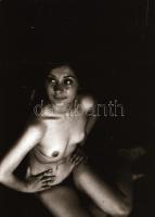 cca 1974 Szituációs játékok, szolidan erotikus felvételek, 13 db vintage negatív + 3 db vintage fotó...