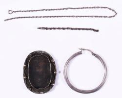 4 db-os kis ezüst tétel, változó méretben és állapotban, össz. 8,5 g