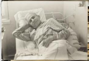 Vegyes régi és modern fotó tétel, műanyag tartódobozban, 24x12x8,5 cm