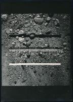 Jelzés nélkül: Kavics és vonal, fotó, 18×13 cm