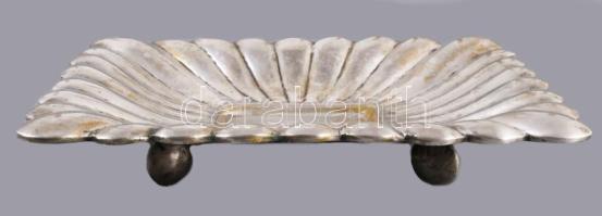 Ezüst (Ag) tálca hólyagos díszítéssel. Pest, 1872-1937 közötti fémjel, 800 ezrelékes ezüst, 18x21 cm...