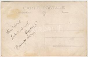 1932 Bucharest, Bukarest, Bucuresti, Bucuresci; people in front of a house. photo (EB)