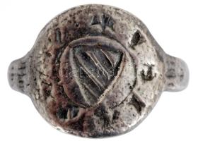 Antik címeres gyűrű, m: 51
