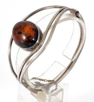 Ezüst (Ag) karperec, borostyánnal, jelzés nélkül, bruttó 27g