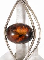 Ezüst (Ag) karperec, borostyánnal, jelzés nélkül, bruttó 27g