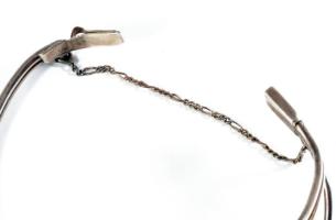 Ezüst (Ag) karperec, borostyánnal, jelzés nélkül, bruttó 27g