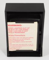 Zippo öngyújtó az Empire State Building képével, tokban