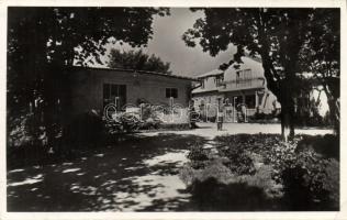 Balatonfüred-fürdő a Tanáregyesületi diákszálló és üdülőház photo (EK)