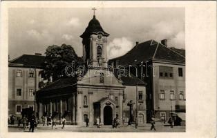 Budapest VIII. Szent Rókus kápolna (ragasztónyomok / glue marks)
