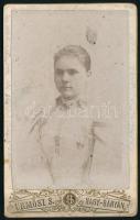 cca 1890 Női portré, keményhátú fotó Kováts Elek nagybányai műterméből, 10,5×6,5 cm
