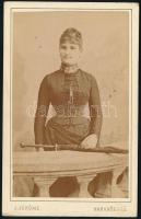 cca 1880 Női portré, keményhátú fotó Jerome karánsebesi műterméből, 10,5×6,5 cm