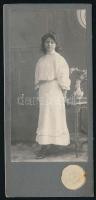 cca 1910 Ludmilla, keményhátú fotó Emil Fischer nagyszebeni műtermekből, 10,5×6,5 cm