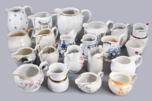 20 darabos klf porcelán tejkiöntő gyűjtemény, közte jó darabokkal, angol kiöntő, Meissen, antik darabok, stb, m: 14 cm alatt
