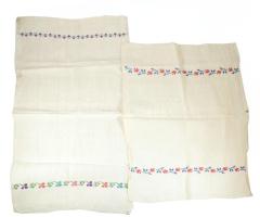 Törölköző, 2 darab, Erdély, 20. sz. eleje, hímzett vászon, h: 75-90 cm
