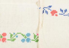 Törölköző, 2 darab, Erdély, 20. sz. eleje, hímzett vászon, h: 75-90 cm