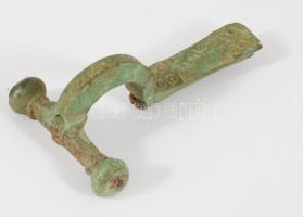 Római bronz fibula, h: 7,5 cm