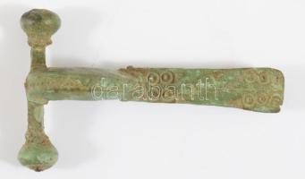 Római bronz fibula, h: 7,5 cm