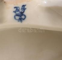 1915-1934 Aelteste Volkstedter Porzellanfabrik Báli életkép. Hatalakos rokokó stílusú porcelán szobo...