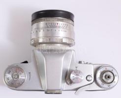 cca 1960-1970 Zenit 3M szovjet fényképezőgép, Helios-44 58mm f/2 objektívvel, eredeti bőr tokjában, ...