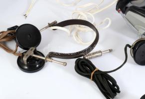 4 darab régi fejhallgató, közte antik gyűjtői darabokkal