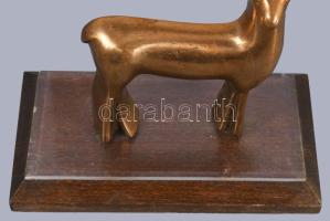 Art deco bronz szarvas szobor, fa talapzaton, 24x23 cm