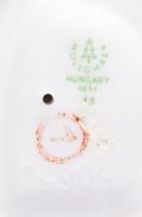 Hollóházi Varró Matyónő. Terv.: Torma Istvánné. Jelzett, hibátlan, m: 23,5 cm